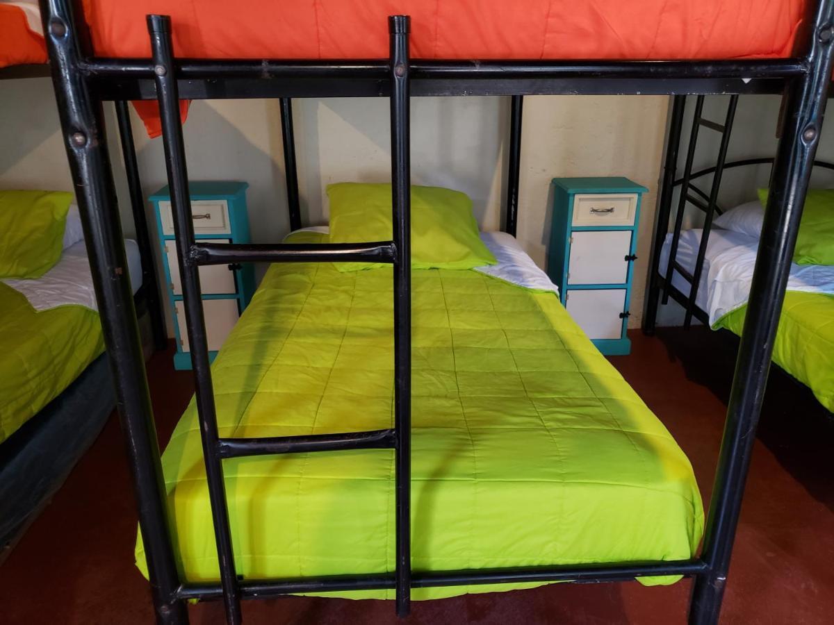 Parrot House Bed & Breakfast Antigua ภายนอก รูปภาพ