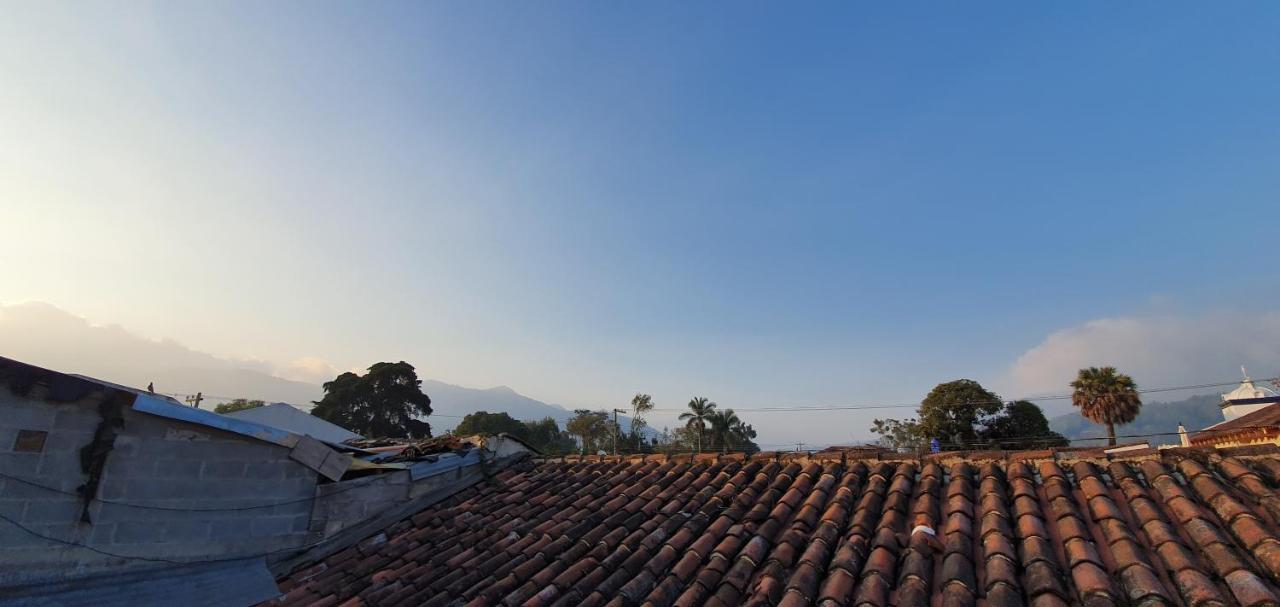 Parrot House Bed & Breakfast Antigua ภายนอก รูปภาพ