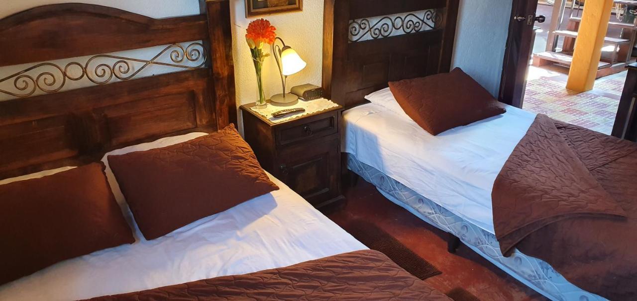 Parrot House Bed & Breakfast Antigua ภายนอก รูปภาพ